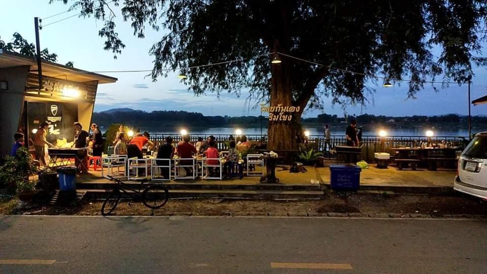 Appartamento ไทยกันเอง ริมโขง Chiang Khan Esterno foto